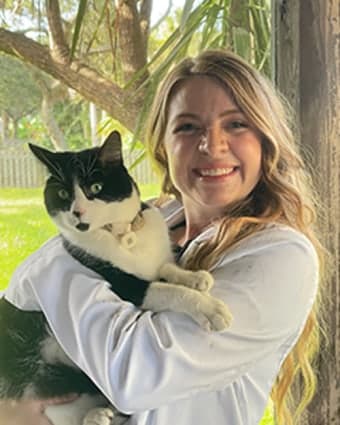 Dr. Kaity Lagimoniere Dr. Kaity Lagimoniere